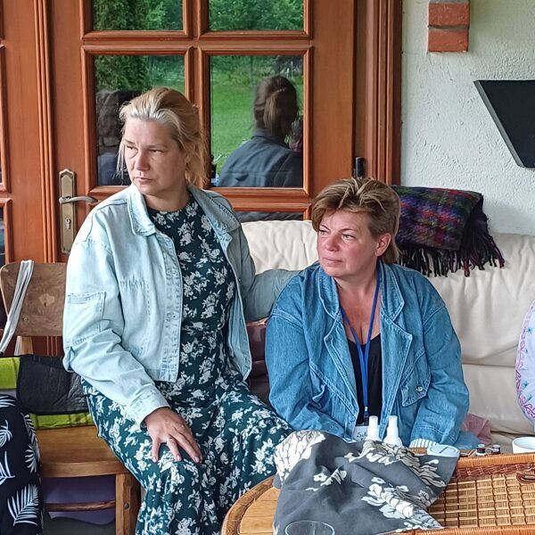 Melita Januša Rauba un Solvita Kūna vienojas sistēmiskajā darbā ar ēteriskajām eļļām.