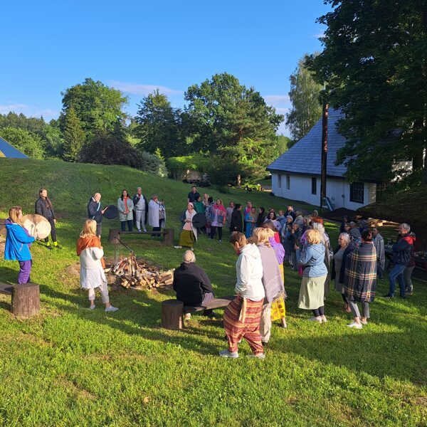 Nometnes "Dzīves upe" ietvaros Marijas Sils veidotais rituāls
