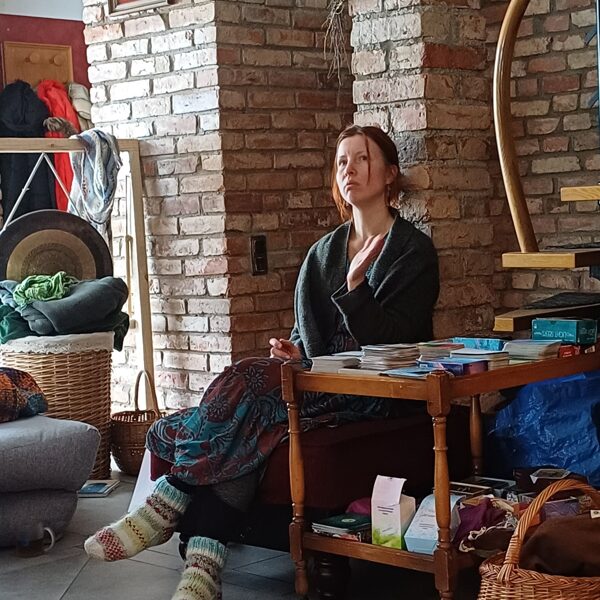 Ilze Ulmane ievada darbā ar MAK kārtīm.