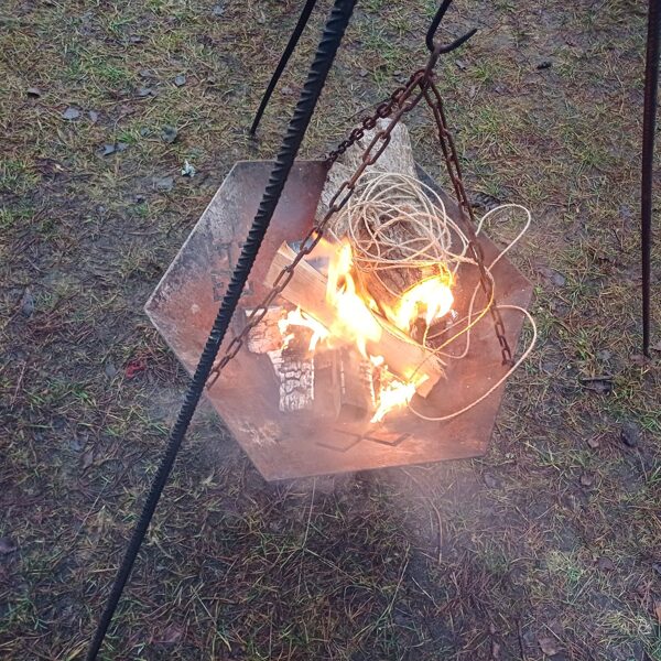 Nodedzinājām savus vecos sārņus...