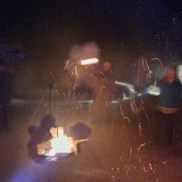 Tur apkārt kau tkas notiek