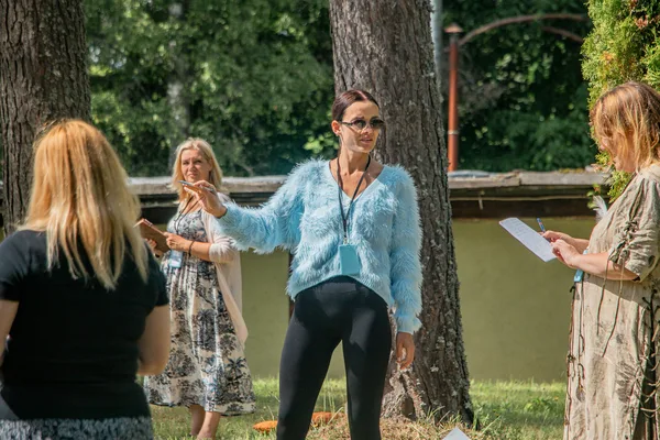 Evija Redko provokatīvi ved aiz prāta robežām