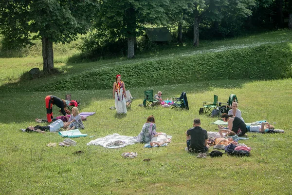 Sintija Ešēra modina sajūtas ar pieskārienu palīdzību