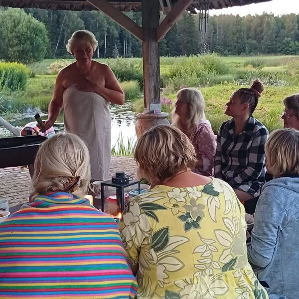 Pirts gudrībās ved Dace Ločmele un Valda Smirnova