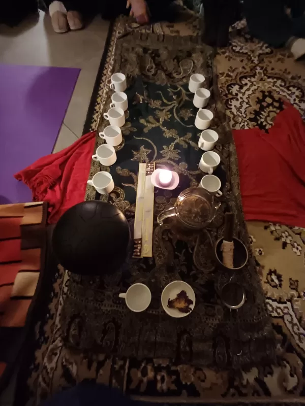 Vietejo un citzemju augu ceremonijas apziņas paplašināšanai.