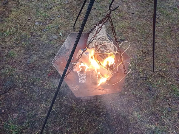 Nodedzinājām savus vecos sārņus...